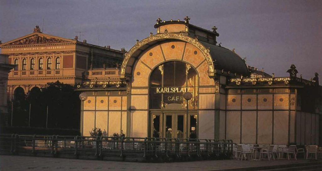 La Karlsplatz est le café construit par Otto Wagner pendant son séjour sécessionniste à Vienne.