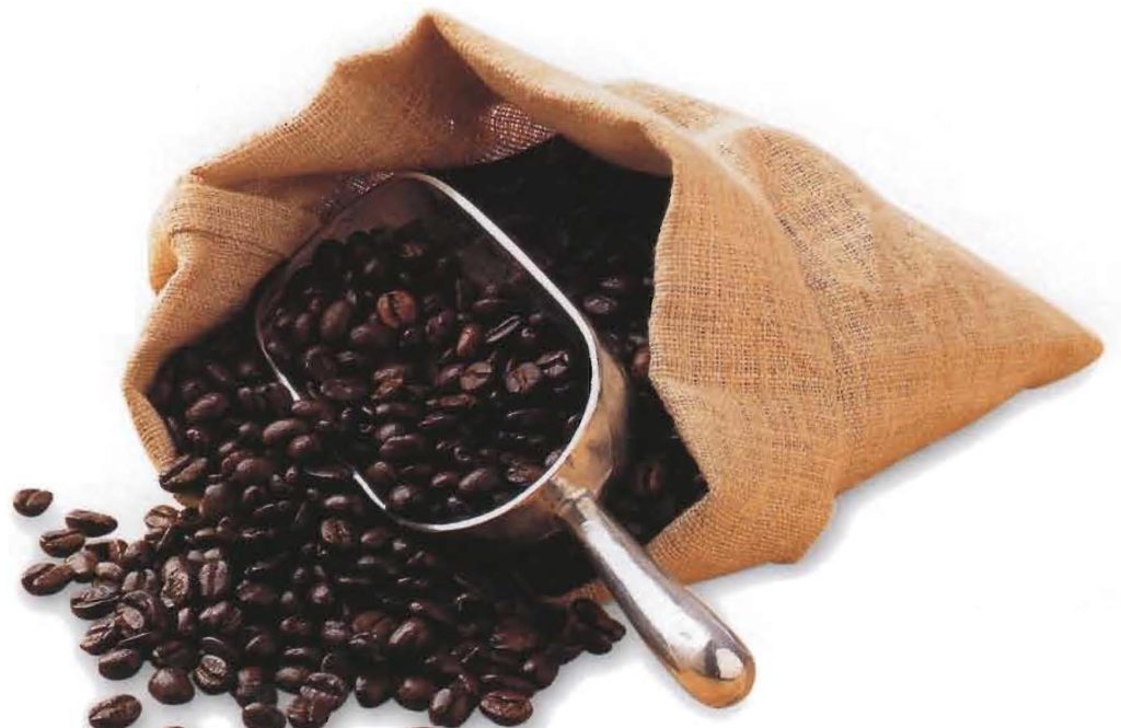 Une torréfaction forte peut masquer les caractéristiques indésirables d'un échantillon de café de qualité inférieure.