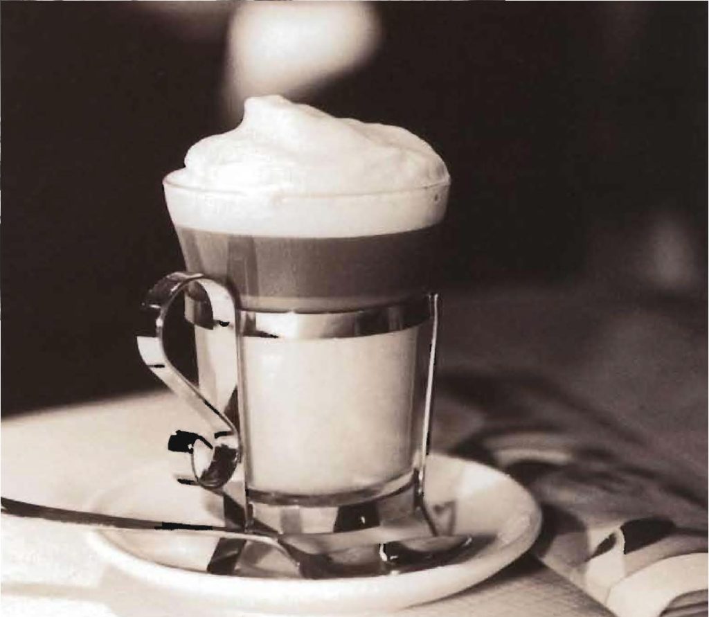 Le café viennois, une spécialité des établissements autrichiens.