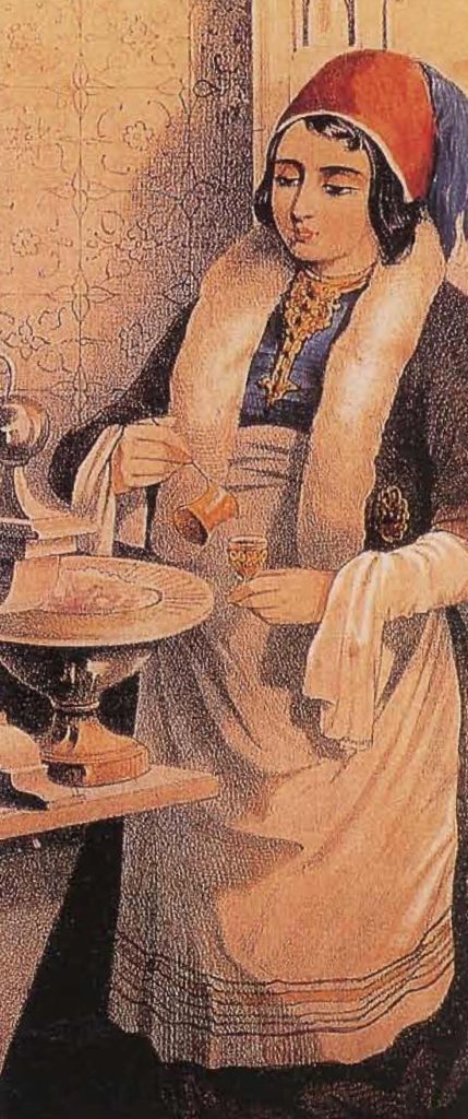 Domestique turque préparant le café à la maison.