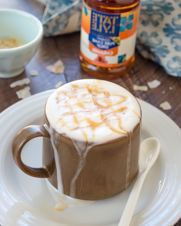Macchiato au caramel et à la noix de coco