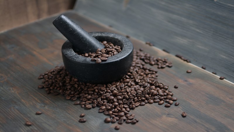 Comment broyer les grains de café sans broyeur ?