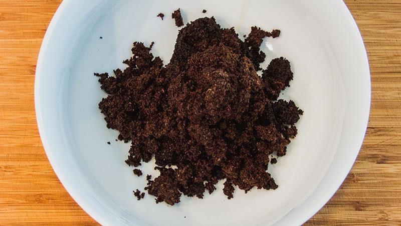 Dreamfarm Marco Rouge - Pot Récupérateur De Marc De Café Design Et Antidérapant | Compatible Lave-vaisselle