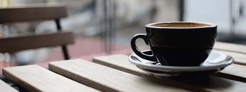 Quelle est la quantité de caféine dans le café décaféiné ?