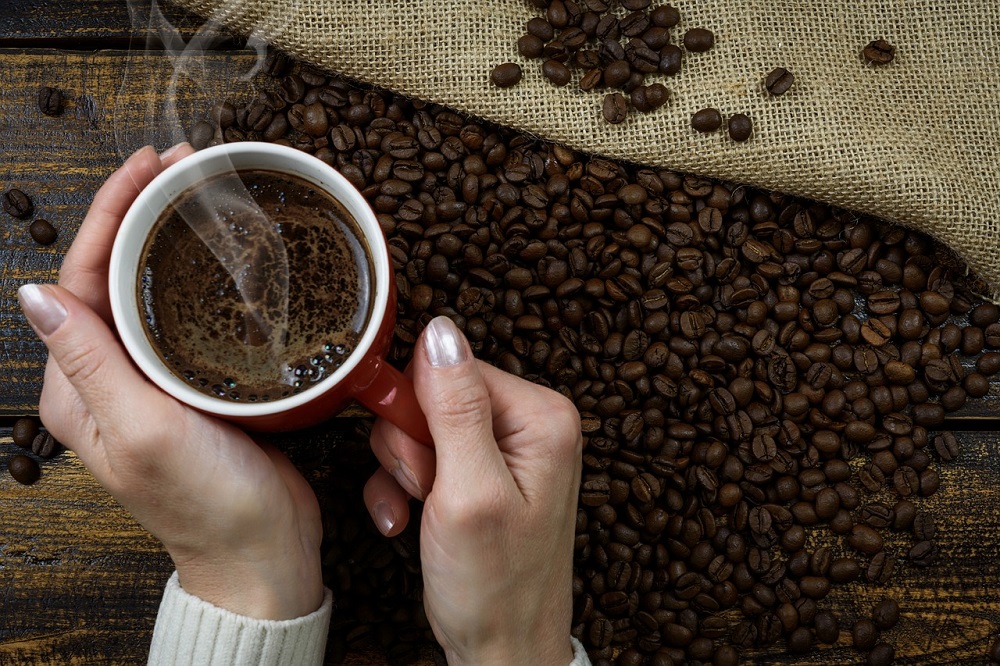 Grains de café, café instantané, café moulu, ou capsules : quel est le meilleur choix ?